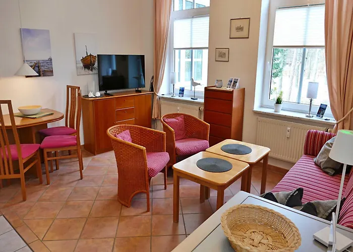 Waldstrasse 10 *